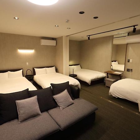 White Crystal Roomb Fukuoka  Bagian luar foto