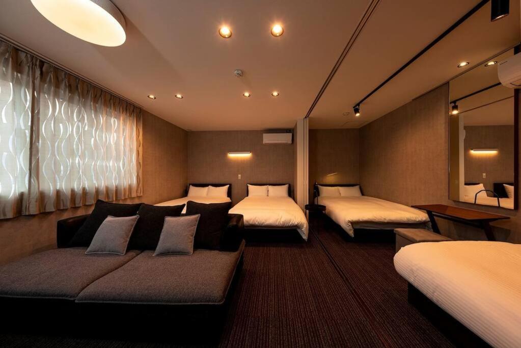 White Crystal Roomb Fukuoka  Bagian luar foto