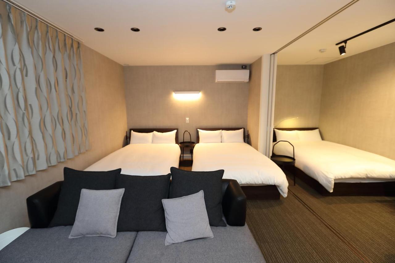 White Crystal Roomb Fukuoka  Bagian luar foto