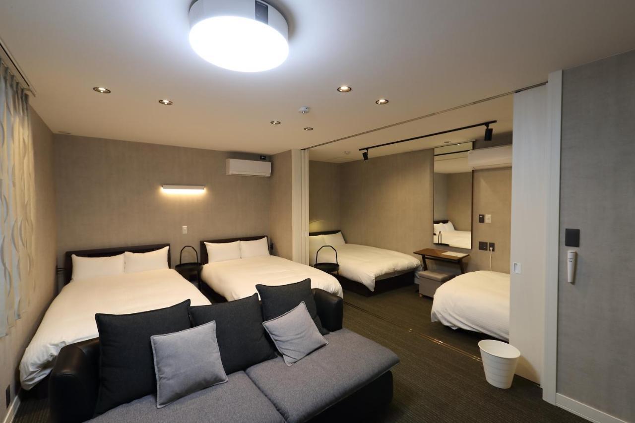 White Crystal Roomb Fukuoka  Bagian luar foto